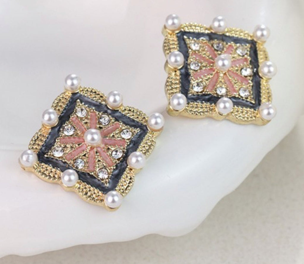 Vintage Flower Pearl Earrings